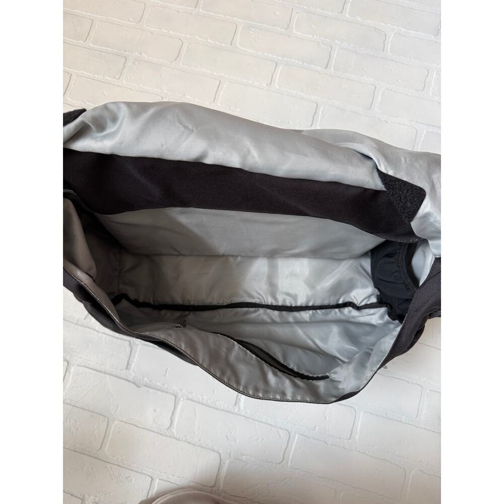 Patagonia Critical Mass Black Messenger Laptop Crossbody Bag Luggage - Picture 4 of 8